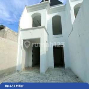 Dijual Cepat Rumah Brand New tersedia 2 Unit di Kav Dki Meruya Utara Jakarta Barat , tersedia melalui melalui situs Rumah123