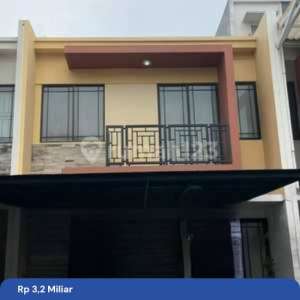 Dijual Cepat Rumah Di Green Lake City Asia, Shm, Hadap Selatan, Bisa Nego , tersedia melalui melalui situs Rumah123