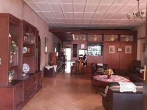 Dijual Cepat Rumah Lama di Cipaganti Non HeritageBandung , tersedia melalui melalui situs Olx