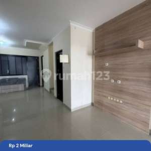 Dijual Cepat Rumah Siap Huni di Casa Jardin. Luas 6X15m , tersedia melalui melalui situs Rumah123