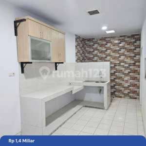 Dijual Cepat Rumah Taman Royal Cluster Mahoni Cipondoh Tangerang , tersedia melalui melalui situs Rumah123