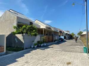 dijual kavling tanah siap bangun luas mulai 80m2 sertifikat ready lokasi strategis di tempel gatak tidak melewati jalan perkampungan lokasi di Gatak, tersedia melalui melalui situs Olx