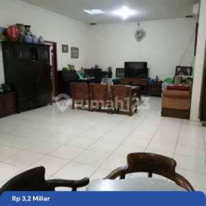 Dijual Murah Rumah Jakarta Selatan, Strategis, Lt.273m2, 1.5 Lantai, Petukangan , tersedia melalui melalui situs Rumah123