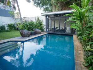 DIJUAL MURAHRUMAH MEWAH ADA KOLAM RENANG DI KEMANG JAKARTA SELATAN , tersedia melalui melalui situs Olx