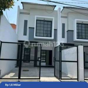 Dijual Rmh 2lt Baru Di Rungkut Asri Surabaya , tersedia melalui melalui situs Rumah123