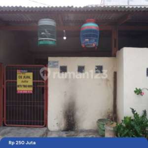 Dijual Rumah 1 Lantai di Villa Regensi 2 Tangerang, Dekat Akses Tol Tangerang dan Jakarta , tersedia melalui melalui situs Rumah123