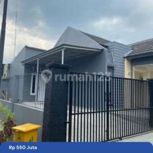Dijual Rumah , tersedia melalui melalui situs Rumah123