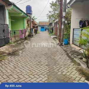 Dijual Rumah , tersedia melalui melalui situs Rumah123