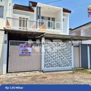 Dijual Rumah 2 Lantai di Pusat Bisnis dan Kuliner di Banyuwangi , tersedia melalui melalui situs Rumah123