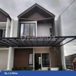 Dijual Rumah 2 Lantai Free Perabot Dekat Hertasning , tersedia melalui melalui situs Rumah123