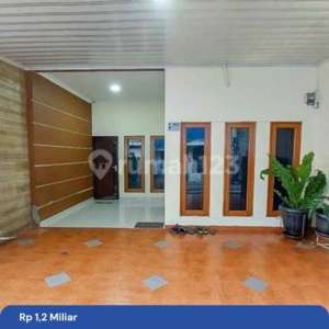 Dijual Rumah 2 Lantai, Lokasi Strategis di Perumnas Depok 2 Tengah , tersedia melalui melalui situs Rumah123