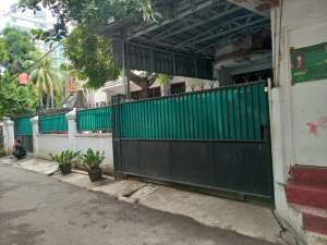 Dijual rumah 2 lantai segitiga emas lokasi di Jl.pedurenan mesjid raya, tersedia melalui melalui situs Olx