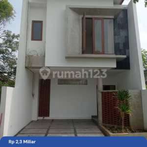 Dijual Rumah 2 Lantai Siap Huni SHM di Ubung , tersedia melalui melalui situs Rumah123