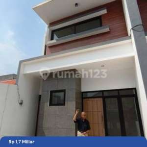 Dijual Rumah 2 Lt Bagus Tenggilis Mejoyo Surabaya , tersedia melalui melalui situs Rumah123