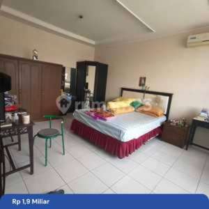 Dijual Rumah 3 Lantai Sayap Pajajaran Harga di Bawah 2M , tersedia melalui melalui situs Rumah123