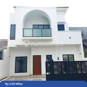 Dijual Rumah Baru 2 Lantai Utk Keluarga Besar di Kencana Loka Bsd , tersedia melalui melalui situs Rumah123