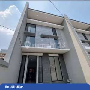 Dijual Rumah Baru 2 Lantai Klampis Semolo Timur Surabaya , tersedia melalui melalui situs Rumah123