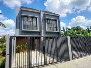 dijual rumah baru 2 lantai siap huni di jatiasih bekasi , tersedia melalui melalui situs Olx