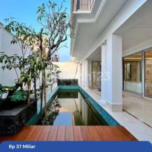 Dijual Rumah Baru Modern Classic 3 Lantai di Kebayoran Baru , tersedia melalui melalui situs Rumah123