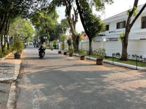 DIJUAL RUMAH BESAR SIAP HUNI DI KEMANG RAYA JAKARTA SELATAN , tersedia melalui melalui situs Olx