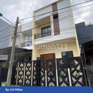 Dijual Rumah Brand New Janur Kuning 2 , tersedia melalui melalui situs Rumah123