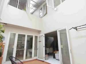 Dijual rumah cantik siap huni semi furnished di Sevilla BSD,5 menit ke tol BSD,bebas banjir , tersedia melalui melalui situs Olx