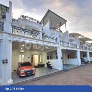 Dijual Rumah Classic Modern Rooftop Dekat Tol Brigif Jagakarsa , tersedia melalui melalui situs Rumah123