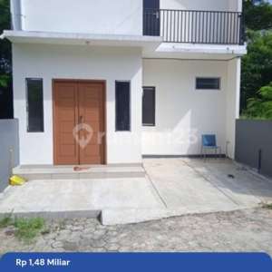 Dijual Rumah Dekat Kawasan Elit Bintaro Sektor 7 Tangsel , tersedia melalui melalui situs Rumah123
