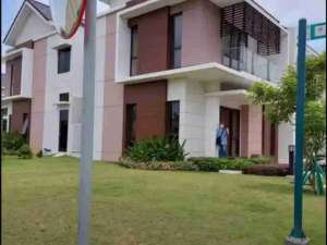 Dijual rumah di cluster burgundy summarecon bekasi bekasi kota , tersedia melalui melalui situs Olx