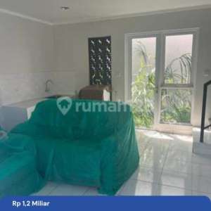 Dijual Rumah Exclusive Murah di Summarecon Bandung One Gate System , tersedia melalui melalui situs Rumah123