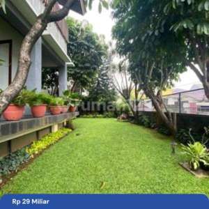 Dijual Rumah Gaya Tropical Siap Huni Gedung Hijau , tersedia melalui melalui situs Rumah123