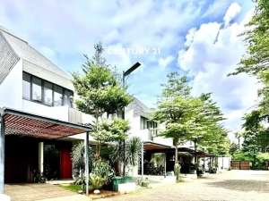 Dijual Rumah Hommy Dengan Kolam Renang Pribadi Dalam Town House , tersedia melalui melalui situs Olx