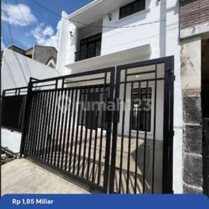 Dijual rumah Kencana Loka 12.5Model Klasik Minimalis , tersedia melalui melalui situs Rumah123