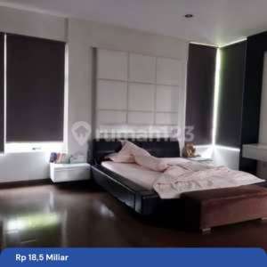 Dijual Rumah Mewah 2,5 Lantai di Taman Telaga Golf, Bsd City , tersedia melalui melalui situs Rumah123