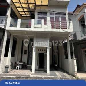 Dijual Rumah Mewah Dekat Kampus Usu Medan Barudi jln sei asahan, Medan Baru , tersedia melalui melalui situs Rumah123