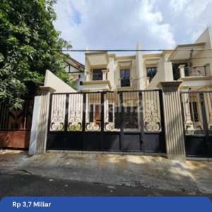 Dijual Rumah Mewah Murah Kemanggisan Binus Hadap Timur , tersedia melalui melalui situs Rumah123