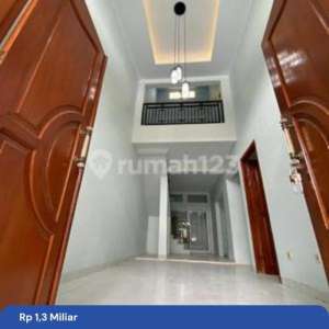 Dijual Rumah Minimalis Classic 2 Lantai Di Taman Royal Tangerang , tersedia melalui melalui situs Rumah123