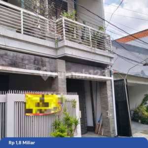 Dijual Rumah Murah 2,5 Lantai Simohilir Surabaya , tersedia melalui melalui situs Rumah123