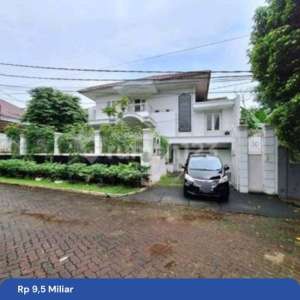 Dijual Rumah Murah Mewah Di Jl. Taman Lebak Bulus, Cilandak, Jakarta Selatan, Shm , tersedia melalui melalui situs Rumah123