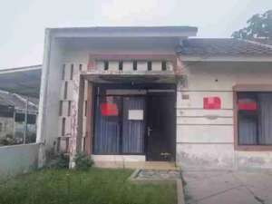 Dijual rumah posisi hook harga murah dari pasaran lokasi nyamanstrategis. VIA LELANG , tersedia melalui melalui situs Olx