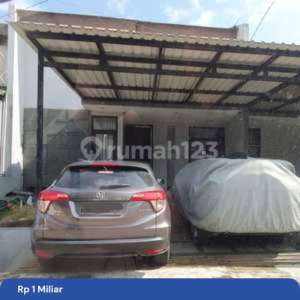 Dijual Rumah Prestisius Bagus Cantik Terawat Siap Huni Dekat Gate Tol Kopo 2 Lantai di Cluster Kopo Safira Residence Kopo Sayati , tersedia melalui melalui situs Rumah123