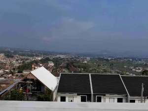 dijual rumah siap huni dekat stasiun KCIC Padalarang , tersedia melalui melalui situs Olx