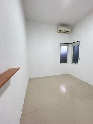 Dijual Rumah Strategis di Pondok Aren, Tangsel dekat Bintaro Sektor 9 lokasi di Komplek Wisma Pondon Aren Blok Garuda No K2. Pondok Aren Tangsel, tersedia melalui melalui situs Olx