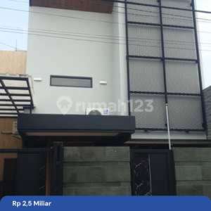 Dijual Rumah Surabaya Barat di Simpang Darmo Permai Selatan , tersedia melalui melalui situs Rumah123