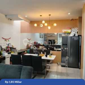 Dijual Rumah Terenovasi Hadap Selatan di Regensi Melati Mas Bsd , tersedia melalui melalui situs Rumah123