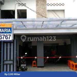 Dijual Sangat Murah Rumah 2,5 Lantai Di Kebon Jeruk , tersedia melalui melalui situs Rumah123