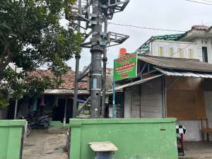 dijual sebidang tanah dengan luas 200 m lokasi di Pondok Melati, tersedia melalui melalui situs Olx