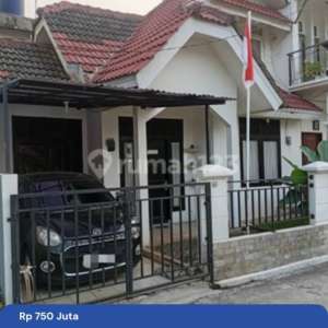 Dijual Segera Rumah 2 Lantai di Komp Pondok Jati Indah - Jalan Ratna, Jatibening, Bekasi, , tersedia melalui melalui situs Rumah123