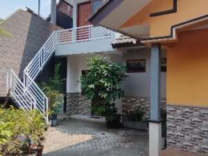 dijual tempat usaha dan guest house atau kos di cengger ayam , tersedia melalui melalui situs Olx