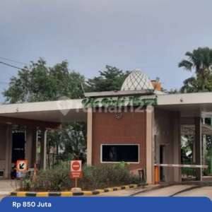 Dijul Rumah 2 Lantai. Siap Huni. Depan Taman di Vila Rizki Ilhami , tersedia melalui melalui situs Rumah123